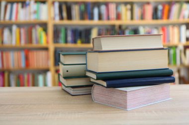 Ahşap zemin, eğitim, okuma, yüksek kaliteli kitaplar, okul, kütüphane, William Shakespeare, edebiyat, romanlar, kısa hikayeler, şiir, editoryal