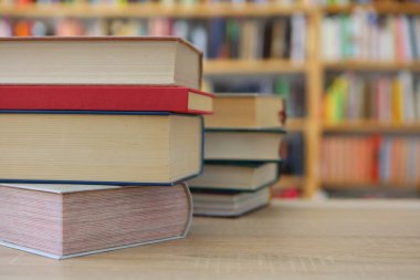 Ahşap zemin, eğitim, okuma, yüksek kaliteli kitaplar, okul, kütüphane, William Shakespeare, edebiyat, romanlar, kısa hikayeler, şiir, editoryal