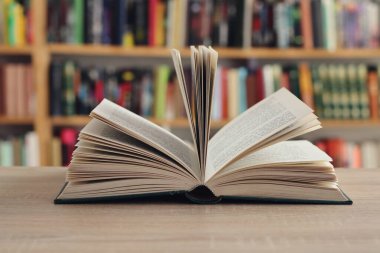 Kitabı aç, okula geri dön.