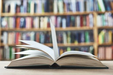 Kupa kupası beyaz arka planda izole edildi.