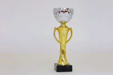 Kupa beyaz arka planda izole edilmiş. 3d oluşturma