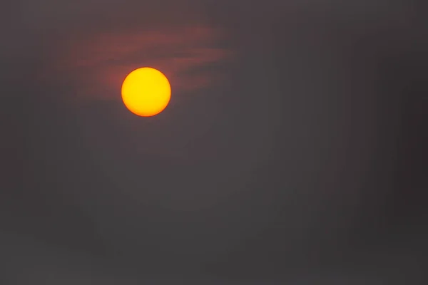 Раннее Вечернее Солнце Висконсине Притупило Лесные Пожары Канаде Июне 2023 — стоковое фото