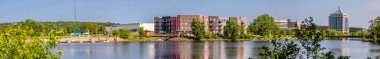 Wausau East Riverfront Bölgesi, Wausau şehir merkezi, Wisconsin nehri boyunca, Panorama