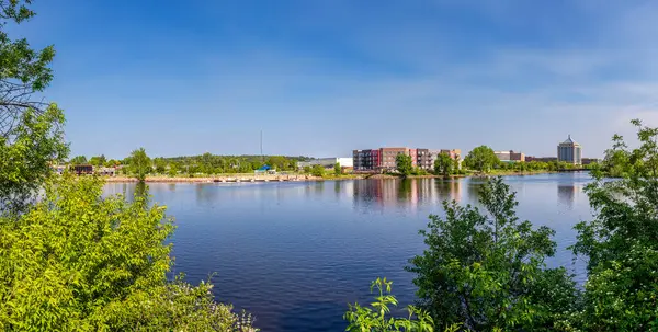 Wausau East Riverfront Bölgesi, Wausau şehir merkezi, Wisconsin nehri boyunca, Panorama