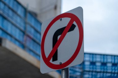 Brisbane, Queensland 'da sağa dönüş işareti yok