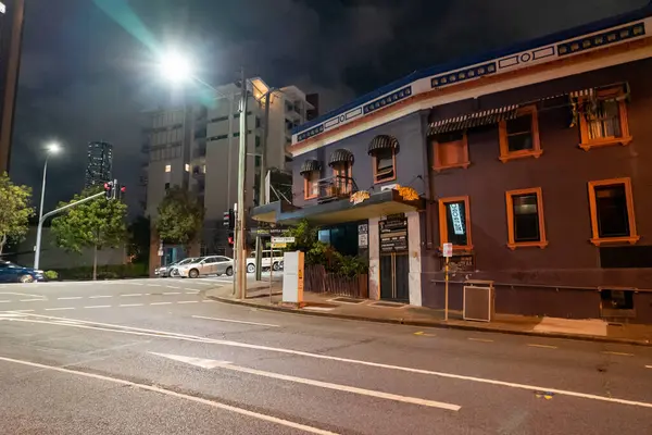 Yazın Brisbane gece hayatı çekimleri