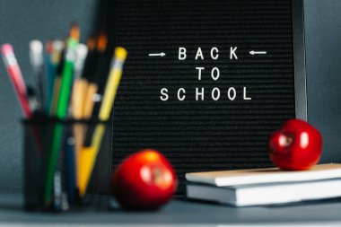 Okula Dönüş İşaretli Eğitim ve Öğrenme Teması