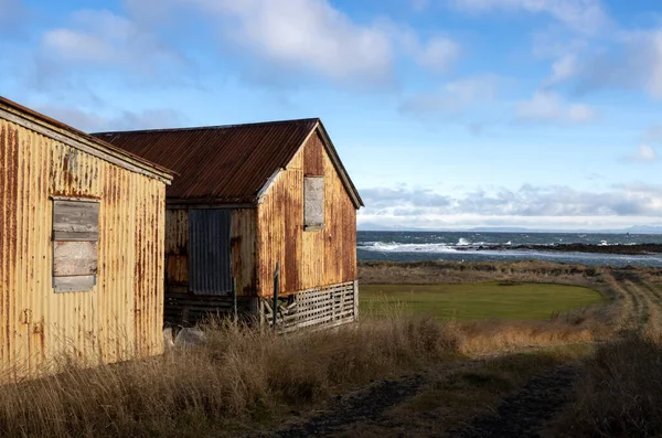Vecchia Casa Abbandonata Con Una Fattoria Campo Vicino Mare Islandese — Foto Stock