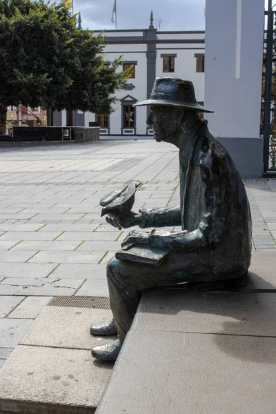 Statua Suso Machin Pittore Spagnolo Con Piccione Piazza Nel Centro — Foto Stock