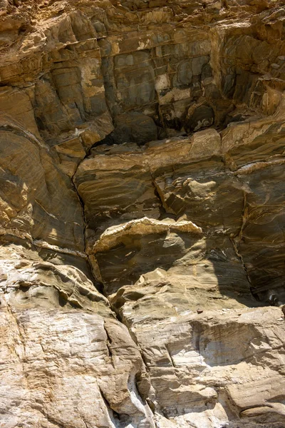 Δομημένος Βράχος Μια Πλευρά Της Παραλίας Διάφορες Υφές Της Ακατέργαστης — Φωτογραφία Αρχείου