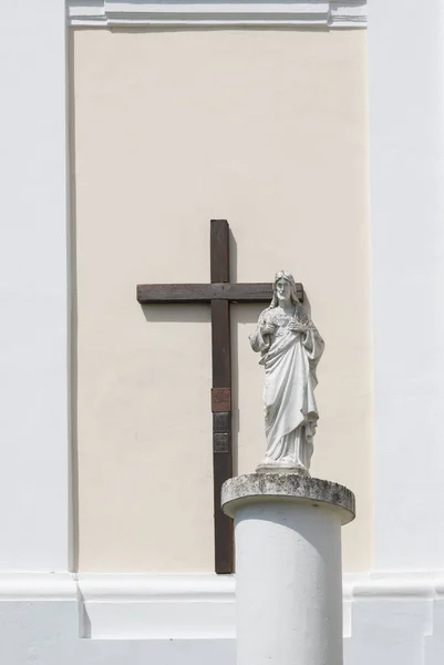 Combinaison Blanc Beige Façade Église Nom Vierge Marie Statue Historique — Photo