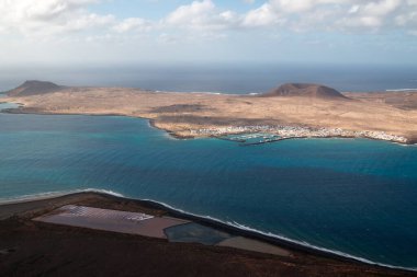 Atlantik Okyanusu 'ndaki Lanzarote adasının kuzeyinde Kanarya Adaları' nın bitişiğindeki La Graciosa, İspanya.