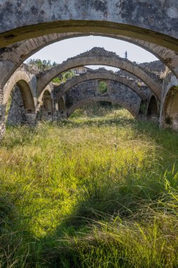 Birinci Dünya Savaşı sırasında ilk Sırp askerlerinin karaya çıktığı bir bina. Gouvia, Korfu (Korfu), Yunanistan