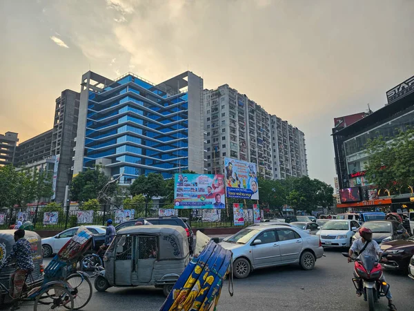 Mirpur Dhaka Bangladesh 2023 Lalu Lintas Dhaka Menyebrangi Sinyal Depan — Stok Foto