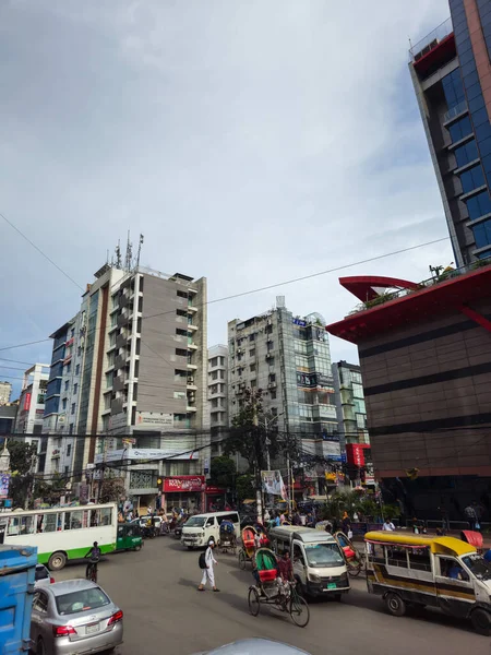 Uttara Dhaka Bangladesh 2023 Lalu Lintas Dhaka Menyebrangi Sinyal Depan — Stok Foto