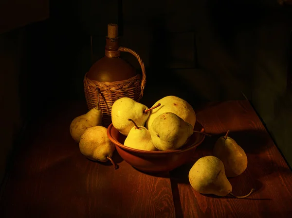 Ripe Yellow Pears Wooden Table Black Background Still Life — Stock Photo, Image