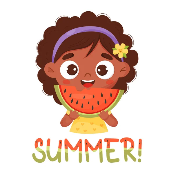 スイカの作品と幸せな黒の民族の少女 かわいい漫画のキャラクターの子供はスイカを食べる ベクトルイラスト 夏のはがき — ストックベクタ
