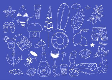 Akdeniz yaz plaj karalamaları. La Dolce Vita Estetiği. İzole edilmiş beyaz el tatil aksesuarları, içecekler, yiyecekler ve mavi üzerine deniz ürünleri çiziyor. Vektör çizimi. Yapay zeka değil