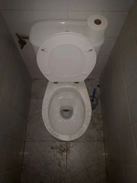 Брудний Громадський Туалет Повний Пилу Негігієнічна Кімната Відмова Високоякісна Фотографія — стокове фото