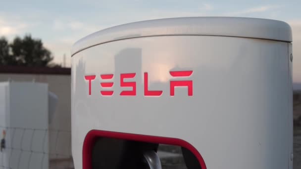 Venta Del Peral Spain December 2022 Close Tesla Supercharger Station — Stok video