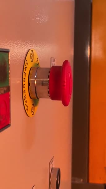 Hand Reset Emergency Stop Button 60Fps Footage Turn 60Fps Vertical — Vídeos de Stock