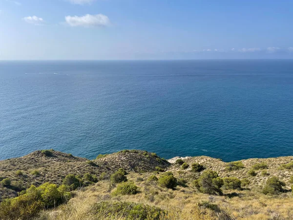 Krajobraz Klifu Pomiędzy Plażą Benidorm Zatoką Finestrat Villajoyosa Alicante Letni — Zdjęcie stockowe