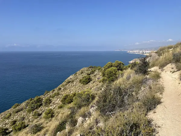 Sahildeki Uçurumun Manzarası Arka Planda Vila Joiosa Villajoyosa Alicante Spanya — Stok fotoğraf