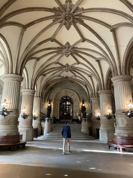 3 Eylül 2019 - Hamburg, Almanya. Belediye binasının içi. Seyahat blogu. Seyahat rehberi Deutschland. Rathaus, Stadtrat. Yüksek kalite fotoğraf
