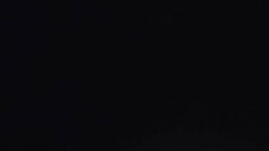 Gece karanlığında şimşek. Gece Gök Gürültüsü, Mevsimlik ve Hava Değişimi Konsepti.