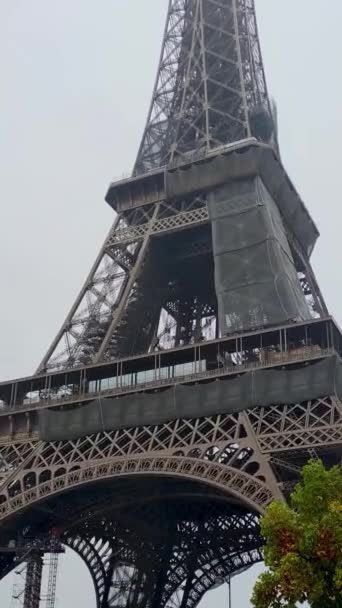Πύργος Του Άιφελ Παρίσι Γαλλία Ευρώπη Άποψη Του Διάσημου Ταξιδιού — Αρχείο Βίντεο