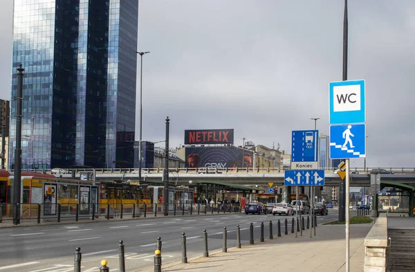 Warszawa Polska Sierpnia 2022 Panoramiczny Widok Panoramę Warszawy Logo Netflix — Zdjęcie stockowe