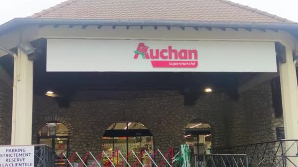 Párizs Franciaország 2022 November Auchan Szupermarket Bejárat Auchan Bevásárlóközpont Épülete — Stock videók