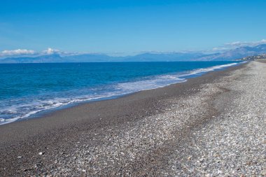 Güzel Deniz Burnu Panorama. Doğanın bileşimi. Tropik Beyaz Kum Sahili.