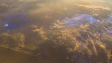 Bulutların Üzerinde Uçmak. Hava Bulutu.
