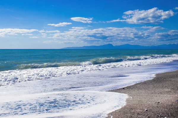 Calabria Bir Plaj Kristal Berrak Sular Tenha Plajlar Yoğun Renklerde — Stok fotoğraf