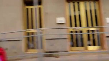 Diamante, İtalya - 28 Haziran 2023: Araba Penceresinden Video Çekimi. İtalya 'ya yolculuk. İtalya 'nın Diamante şehrindeki arabadan görüntüler. Calabria 'nın Harika Manzarası.