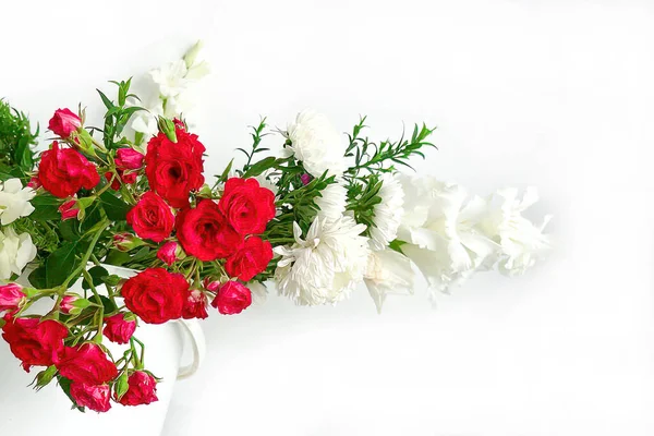 Прекрасный Цветочный Букет Крупный План Летнего Букета Цветов Роз Пионов — стоковое фото