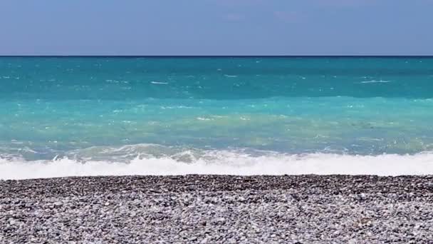 海与所有蓝色的阴影 蓝绿色的光 夏天的全景 水平号 — 图库视频影像