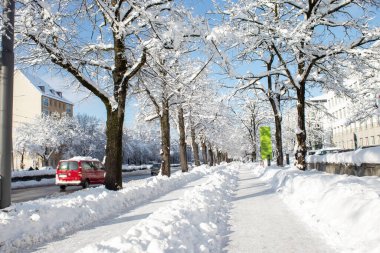 Münih, Almanya, 3 Aralık 2023: Münih, Almanya 'da Münih' teki Mülteci Resepsiyon Merkezi 'ni imzalayın.