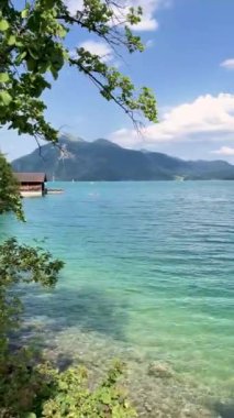 Almanya, Bavyera 'daki Kochelsee Gölü' nün görüntüsü. Walchensee Gölü.