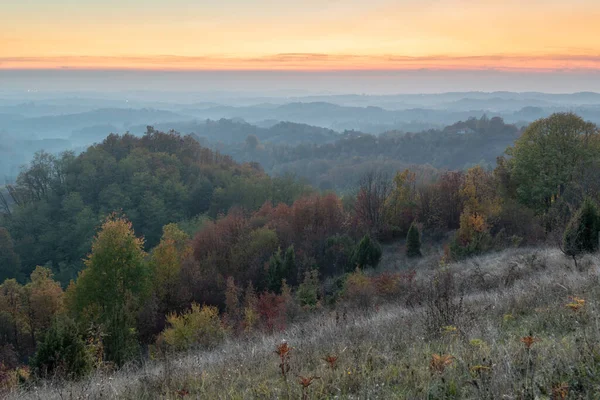 Ländliche Landschaft Der Abenddämmerung Herbst Hügelige Landschaft Mit Üppigen Farbenfrohen — Stockfoto