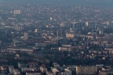 Banja Luka 'nın sisli ve sağlıksız hava kirliliği içindeki şehri