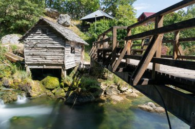 Krupa na Vrbasu 'daki Krupa Nehri kıyısındaki su değirmeni, turistik ilgi merkezi.