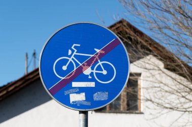 Sadece pedal döngüleri için güzergahın sonu, trafik işareti kapat