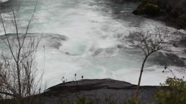 Una Nehri 'nde Una Ulusal Parkı' nda çağlayanlar