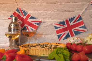 Kral Charles ve Kraliçe Camilla taç giyme töreni resmi taç giyme töreni sokak partileri için ıspanak keki 