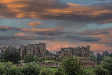 Kenilworth Şatosu harabe güzel bir gökyüzü arkaplanı 