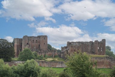 Kenilworth Şatosu harabe güzel bir gökyüzü arkaplanı 