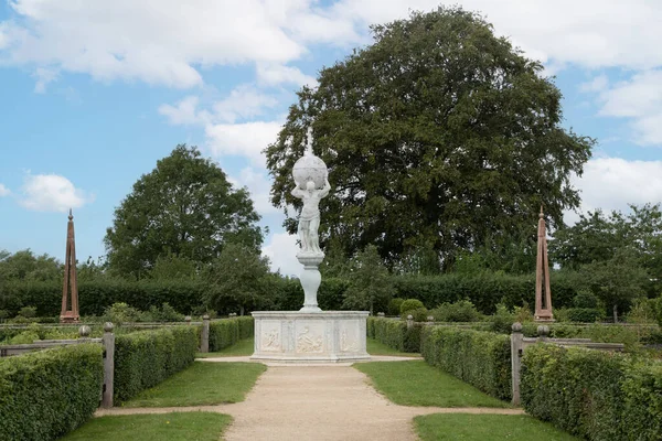 Kenilworth Ngiltere Temmuz 2023 Kenilworth Şatosu Elizabethan Bahçeleri Güneşli Bir — Stok fotoğraf