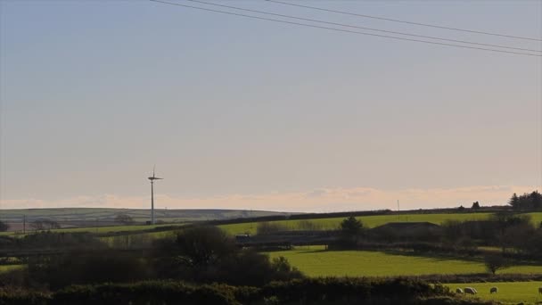 Windturbine Hernieuwbare Energie Het Platteland Boerengemeenschap Pembrokeshire — Stockvideo